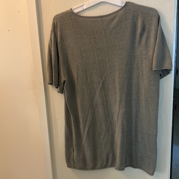 Knitwear soft medium tee - Picture 2 of 2